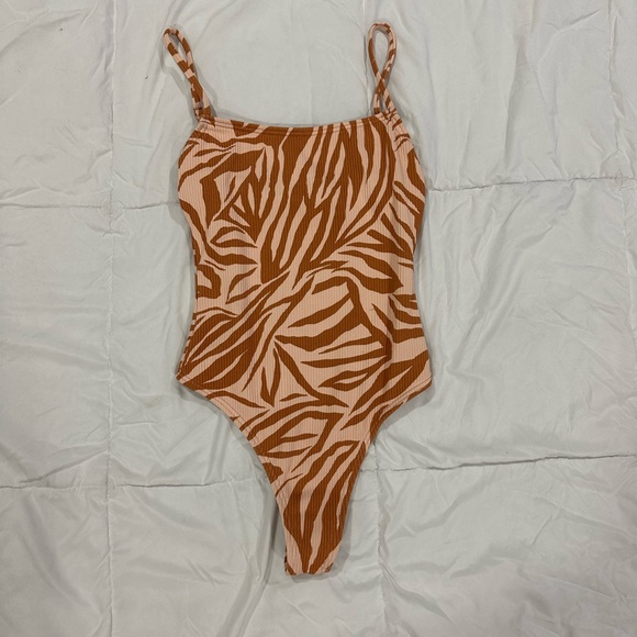 BILLABONG ANIMAL PRINT 1PC SWIM - Picture 1 of 4